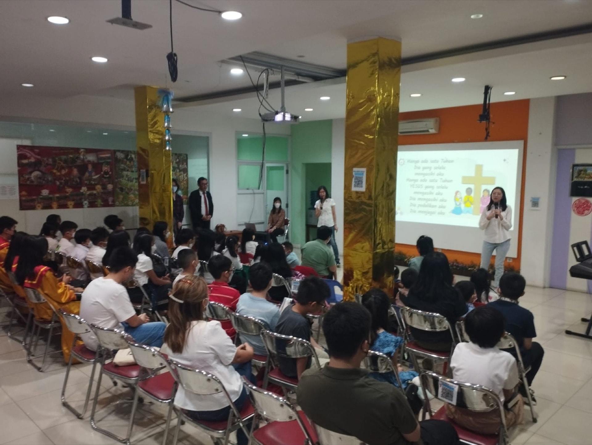 Pelayanan ibadah GKY Kelapa Gading